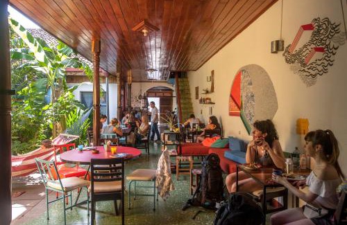 Granada Hostal | Hostel De Boca en Boca
