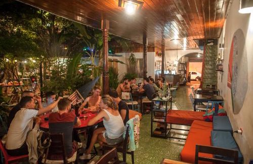 Granada Hostal | Hostel De Boca en Boca