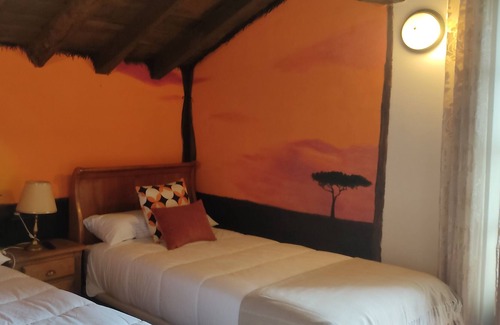 Ituren Apartamento | Hostal Mendaurpe. H 5. Habitación con baño. Naturaleza y Relax