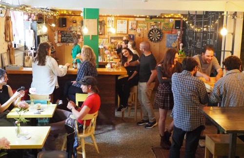 Centrum Hostal | Hostel Roots