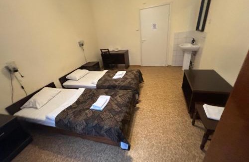 Centrs Hostal | Hostel Viktorija with Private Rooms