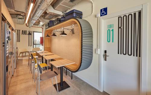 Barajas Hostal | Hostelfly
