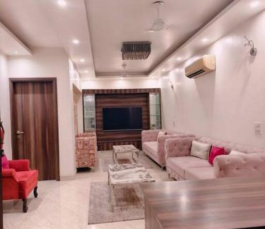 Nehru Place Apartamento | HostMyStay-3BHk ! Gk1 - RBlck!