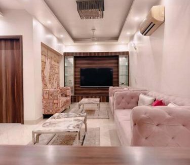 Nehru Place Apartamento | HostMyStay-3BHk ! Gk1 - RBlck!