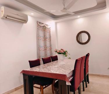 Greater Kailash Apartamento | Hostmystay- 3Bhk Terrace! Gk1 M block