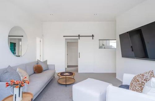 Matarangi Casa | Hosts on the Coast 109 Simply Divine