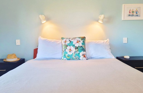 Matarangi Casa | Hosts on the Coast - A Honey on Manuka