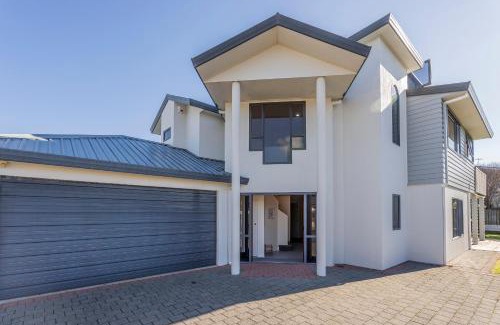 Whitianga Casa | Hosts on the Coast Buffalo Beach Escape