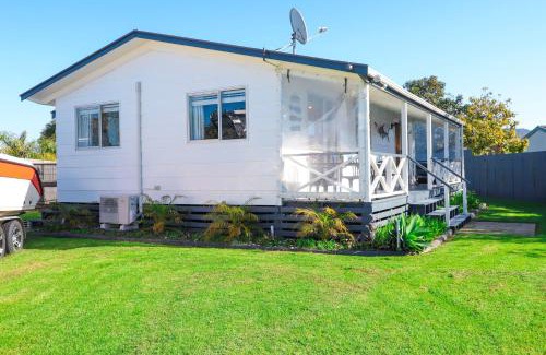 Whitianga Casa | Hosts on the Coast Marlin Cottage