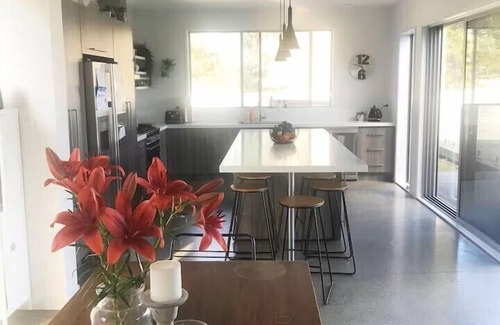 Whangamata Casa | Hosts on the Coast Whanga Escape