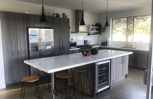 Whangamata Casa | Hosts on the Coast Whanga Escape