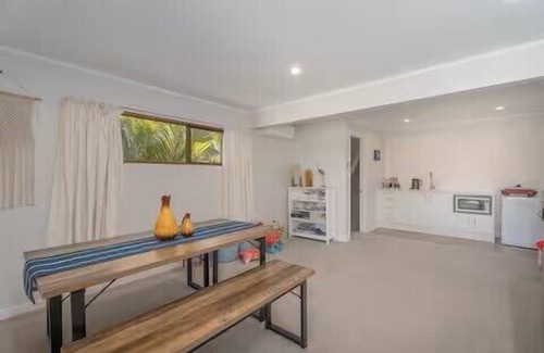 Whitianga Casa | Hosts on the Coast Picture Perfect on Haddon