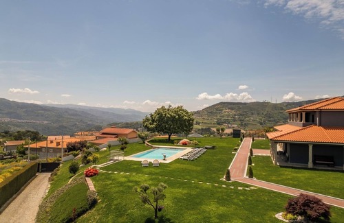 Miguas Casa | HostWise – Douro View Villa w/ 10 Suites and Pool