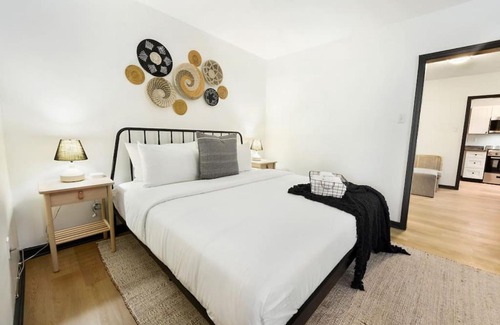 Lower Lawrenceville Apartamento | HostWise Stays - Butler St - Private Entrance on Ground Floor - Lower Lawrenceville