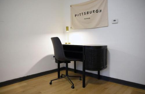 Lower Lawrenceville Apartamento | HostWise Stays - Butler St - Private Entrance on Ground Floor - Lower Lawrenceville