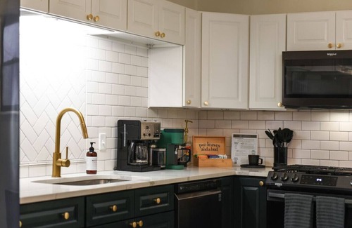 Central Northside Casa | ★ HostWise Stays ★ Elegant Mexican War Streets Home!
