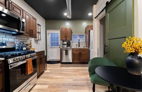 Lawrenceville Casa | ★HostWise Stays★ Hot Tub, King Bed, Cabin Vibes in Lawrenceville!