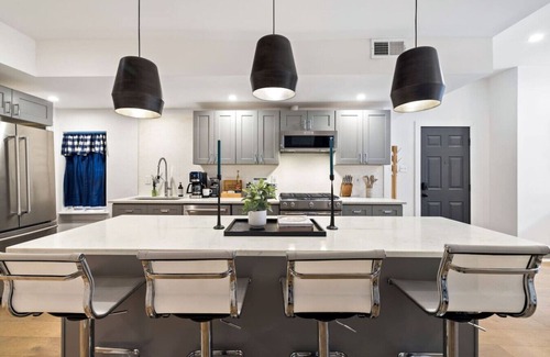 Central Northside Apartamento | ★HostWise Stays★ No Stairs ★ Mexican War Streets ★ Family Friendly!