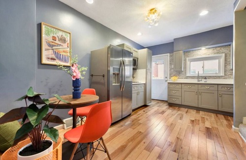 Lawrenceville Casa | Pet Friendly, Central Lawrenceville Rowhouse!