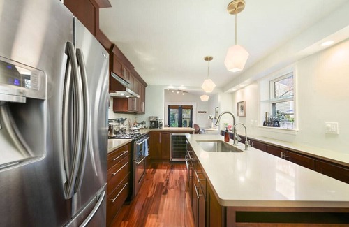Central Northside Casa | ★ HostWise Stays ★ Restored Victorian in the Mexican War Streets! Garage parking, family friendly