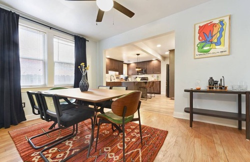 East Allegheny Casa | ★ HostWise Stays ★ Retro-vibes home, just minutes from stadiums!