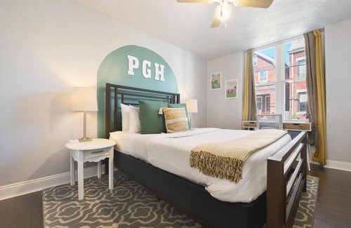 Bloomfield Casa | HostWise Stays - The Edmond - Bloomfield Apartment in a great location!