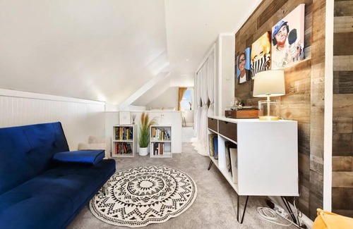 Lawrenceville Casa | HostWise Stays - The Geneva - Easy Walk to Childrens