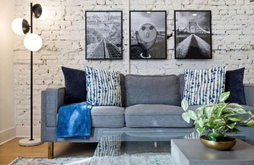 Central Northside Apartamento | HostWise Stays - The Palo - No Stairs, Mexican War Streets, Family Friendly
