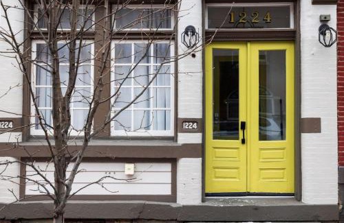 Central Northside Apartamento | HostWise Stays - The Palo - Stylish War Streets Retreat, Highly Walkable