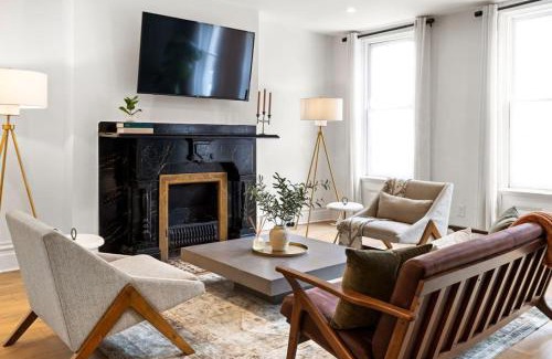 Central Northside Apartamento | HostWise Stays - The Palo - Stylish War Streets Retreat, Highly Walkable