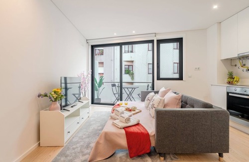 Leca da Palmeira Apartamento | HostWise - Stylish Studios w/ Balcony and Parking