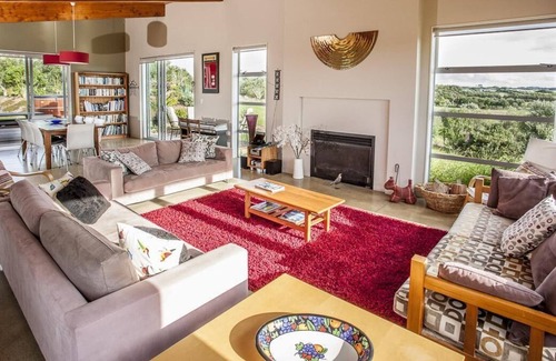 Mangawhai Casa | Hot Sands Olive Estate - Peaceful haven in a gated community close to estuary and golf courses