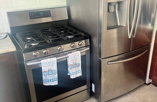 North Buffalo Casa | Hot spot on hertel.3Br modern space in Buffalo steps away from the shops/clubs