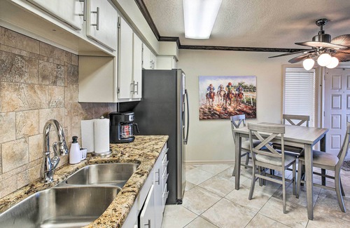 Lake Hamilton Apartamento | Hot Springs Condo on Lake Hamilton w/ Balcony!