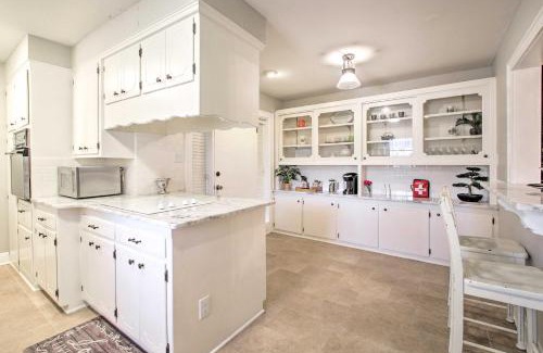 Hot Springs Casa | Hot Springs Home Walk to Oaklawn!
