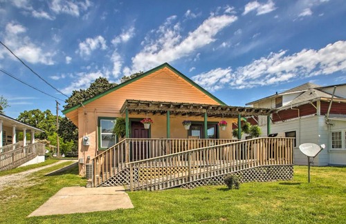 Hot Springs Casa | Hot Springs Home - Walk to Oaklawn Casino!