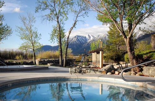 Genoa Apartamento | Hot Springs & Pool. By Mountains. Historic Resort