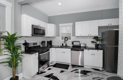 Tremont Casa | Hot Tremont House - 6 Bed 3 Bath
