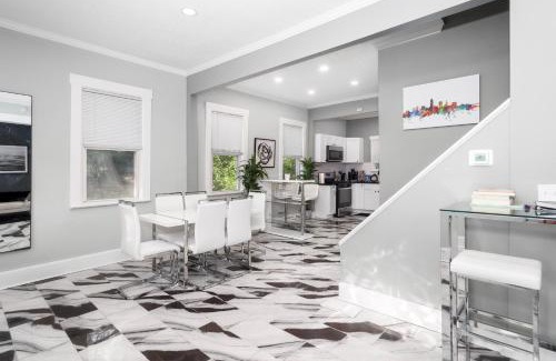 Tremont Villa | Hot Tremont House