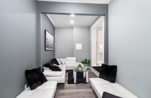 Tremont Villa | Hot Tremont House
