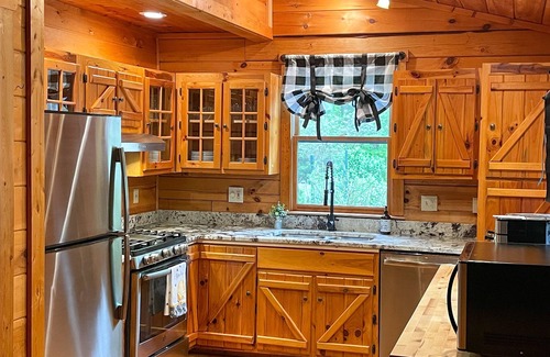 Franklin Cabina | Hot Tub-3 Kings-stunning VIEW - Dog Friendly, Wifi, Fire Pit, Garden, Games