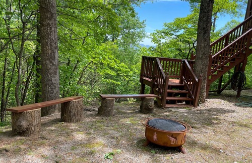 Franklin Cabina | Hot Tub-3 Kings-stunning VIEW - Dog Friendly, Wifi, Fire Pit, Garden, Games