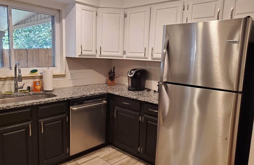 Littleton Casa | HOT TUB, 420 FRIENDLY, RV PARKING & GREAT LOCATION