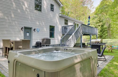 Pocono Summit Casa | Hot Tub and 2 Game Rooms Family Poconos Getaway!