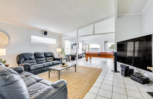Panama City Casa | Hot Tub and Boat Dock Getaway on Deerpoint Lake!