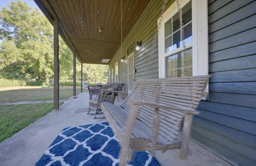 Perryville Casa | Hot Tub and Creek Views Secluded Perryville Cabin