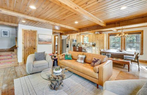 Angel Fire Casa | Hot Tub and Fireplace Cozy Angel Fire A-Frame Cabin