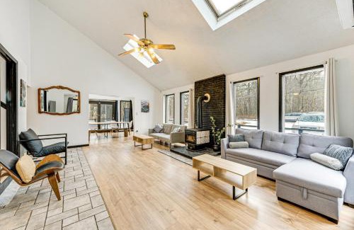 Long Pond Casa | Hot Tub and Game Room Long Pond Getaway!