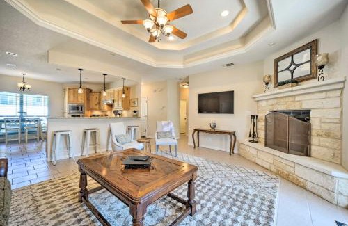 Canyon Lake Casa | Hot Tub and Game Room Canyon Lake Getaway!