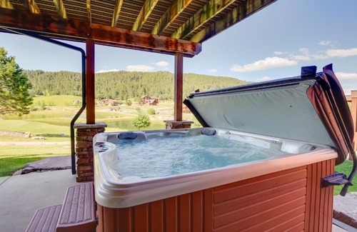 Sturgis Casa | Hot Tub and Golf Course Views Luxe Sturgis Home!